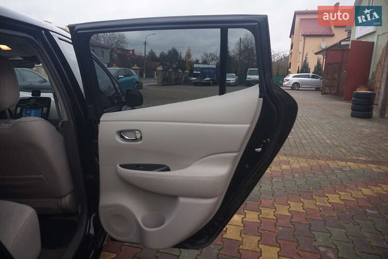 Хэтчбек Nissan Leaf 2012 в Самборе