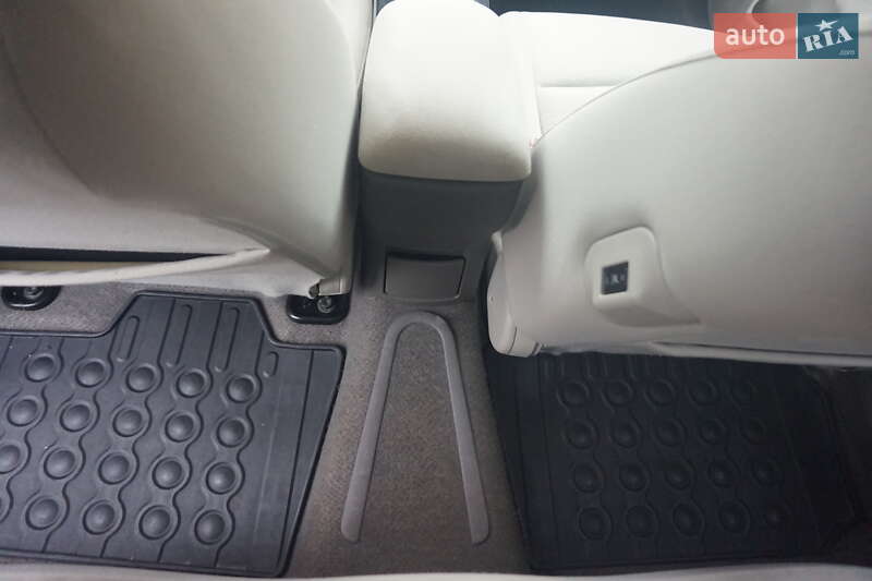 Хэтчбек Nissan Leaf 2012 в Самборе