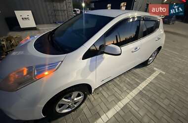 Хетчбек Nissan Leaf 2015 в Кам'янець-Подільському