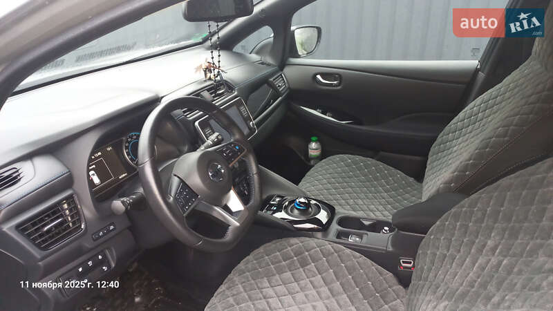 Хэтчбек Nissan Leaf 2022 в Полтаве