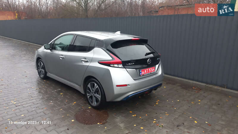 Хэтчбек Nissan Leaf 2022 в Полтаве