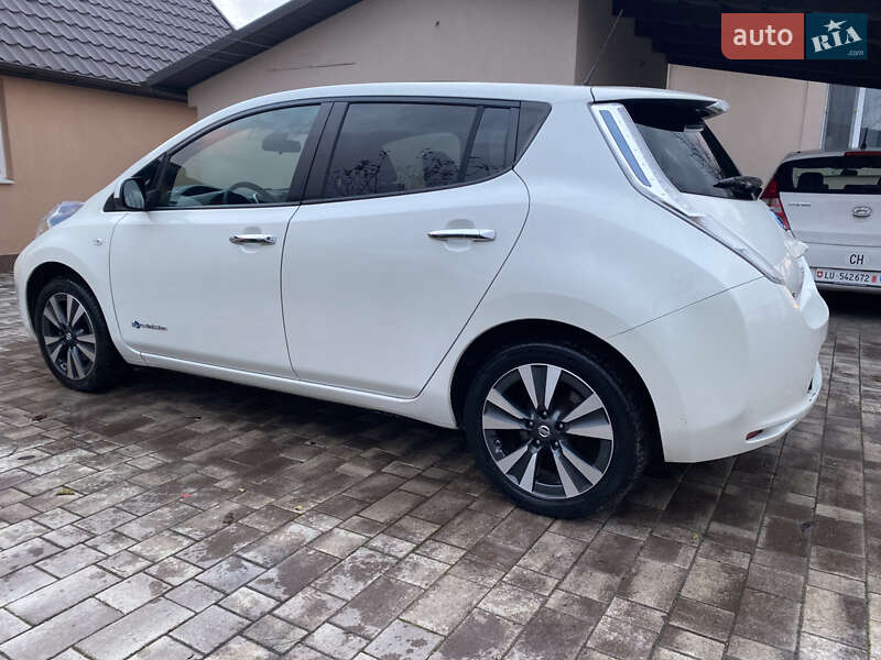 Хэтчбек Nissan Leaf 2016 в Виннице