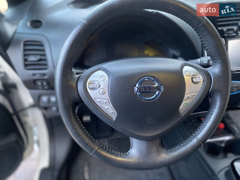 Хэтчбек Nissan Leaf 2016 в Виннице