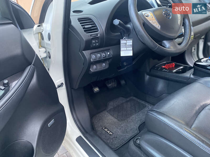 Хэтчбек Nissan Leaf 2016 в Виннице