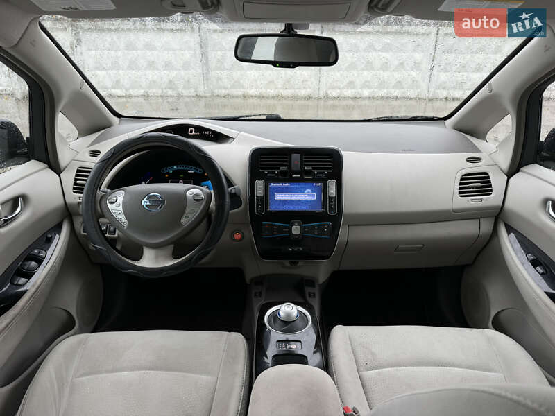 Хетчбек Nissan Leaf 2013 в Олександрії