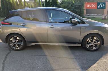 Хэтчбек Nissan Leaf 2021 в Киеве