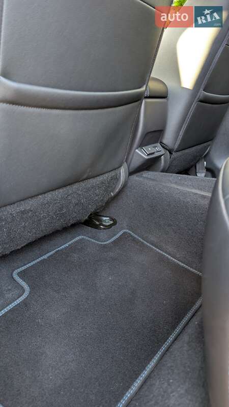 Хэтчбек Nissan Leaf 2021 в Киеве