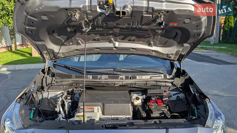 Хэтчбек Nissan Leaf 2021 в Киеве