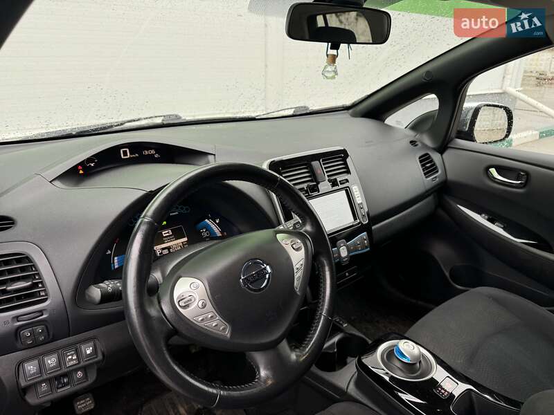 Хетчбек Nissan Leaf 2013 в Олександрії