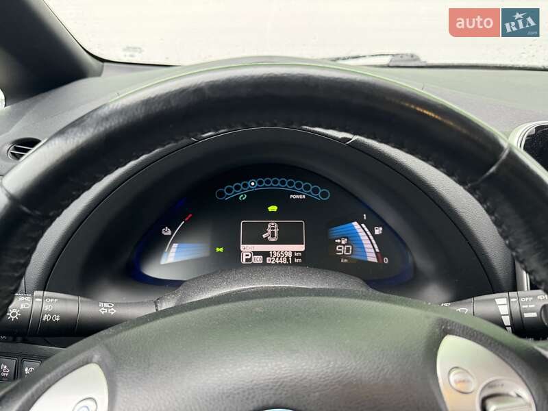 Хетчбек Nissan Leaf 2013 в Олександрії