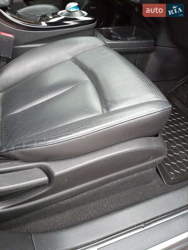 Хетчбек Nissan Leaf 2014 в Житомирі