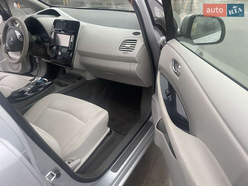 Хэтчбек Nissan Leaf 2011 в Броварах