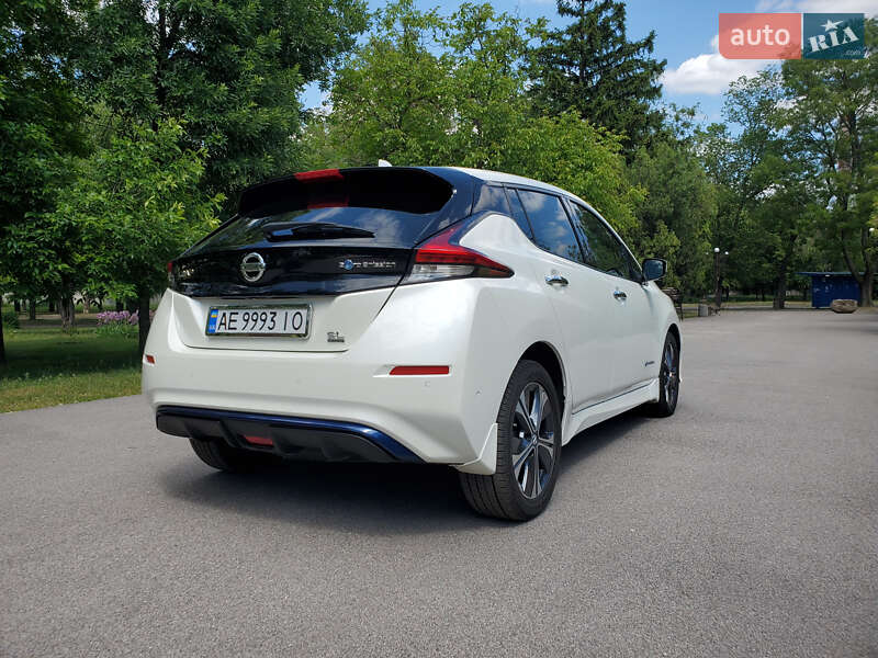Хетчбек Nissan Leaf 2019 в Дніпрі