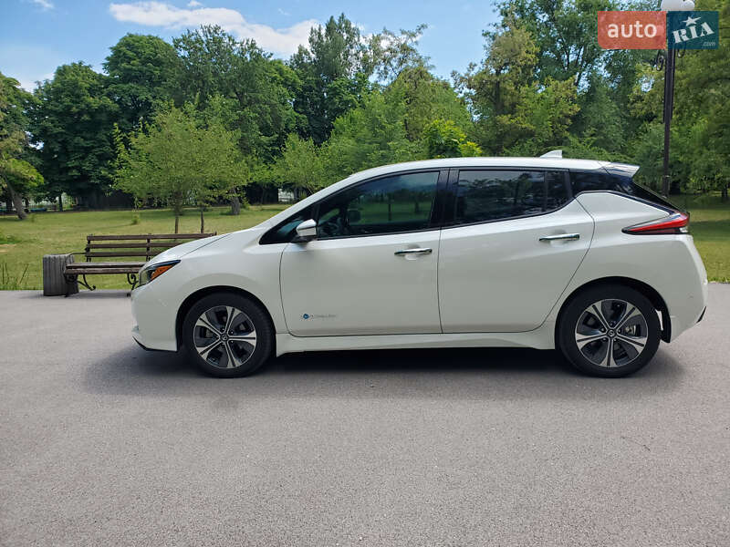 Хетчбек Nissan Leaf 2019 в Дніпрі