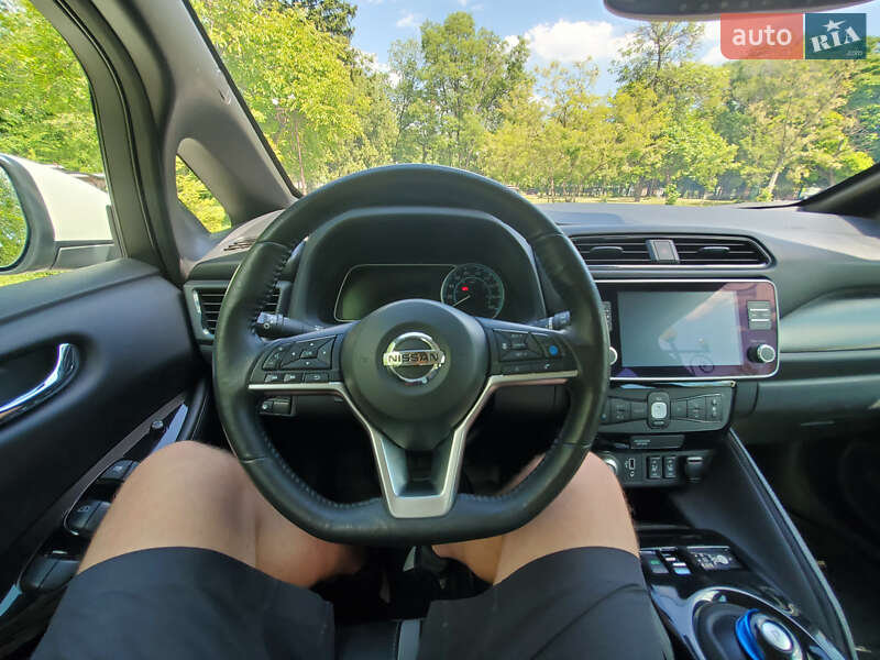Хетчбек Nissan Leaf 2019 в Дніпрі