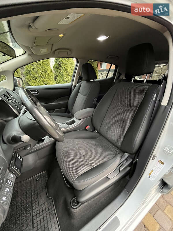 Хетчбек Nissan Leaf 2015 в Львові