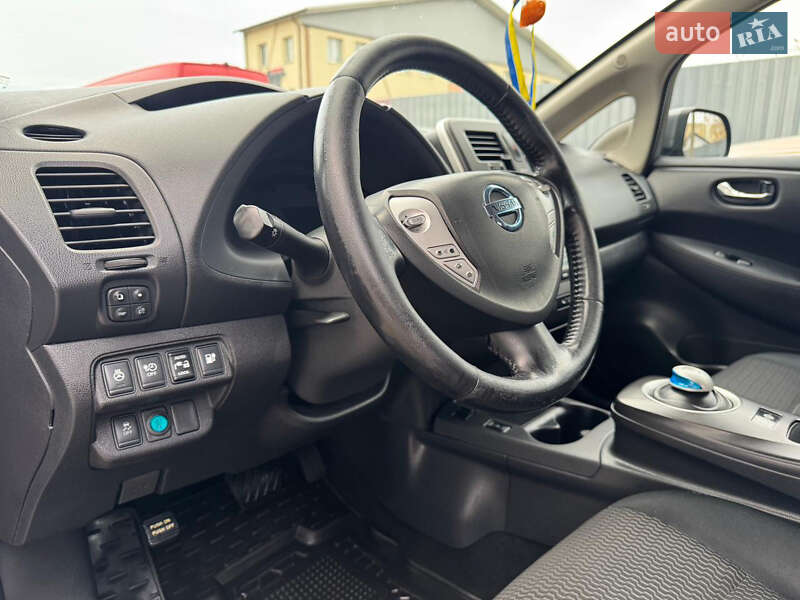 Хэтчбек Nissan Leaf 2015 в Ивано-Франковске фото 16 Хэтчбек Nissan Leaf 2015 в Ивано-Франковске