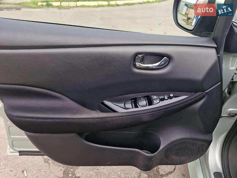 Хетчбек Nissan Leaf 2018 в Миколаєві