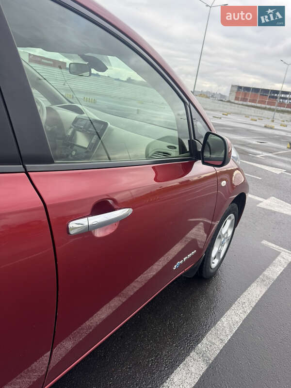 Хетчбек Nissan Leaf 2012 в Львові