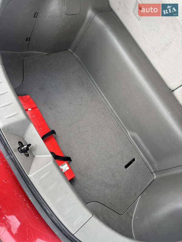 Хетчбек Nissan Leaf 2012 в Львові