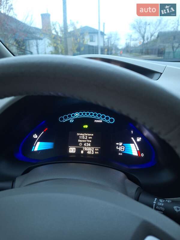 Хэтчбек Nissan Leaf 2012 в Владимире