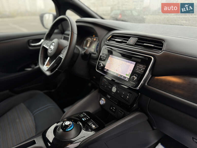 Хэтчбек Nissan Leaf 2018 в Киеве