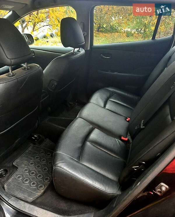 Хетчбек Nissan Leaf 2013 в Дніпрі