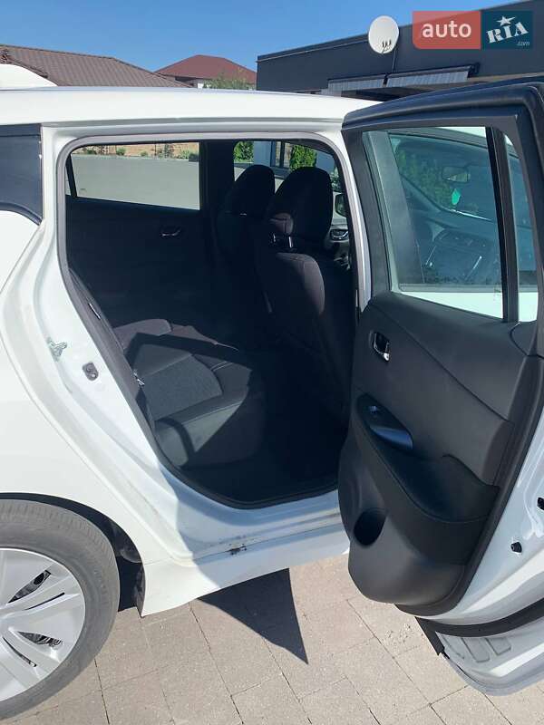 Хэтчбек Nissan Leaf 2024 в Ровно