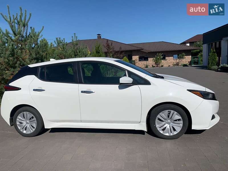 Хэтчбек Nissan Leaf 2024 в Ровно