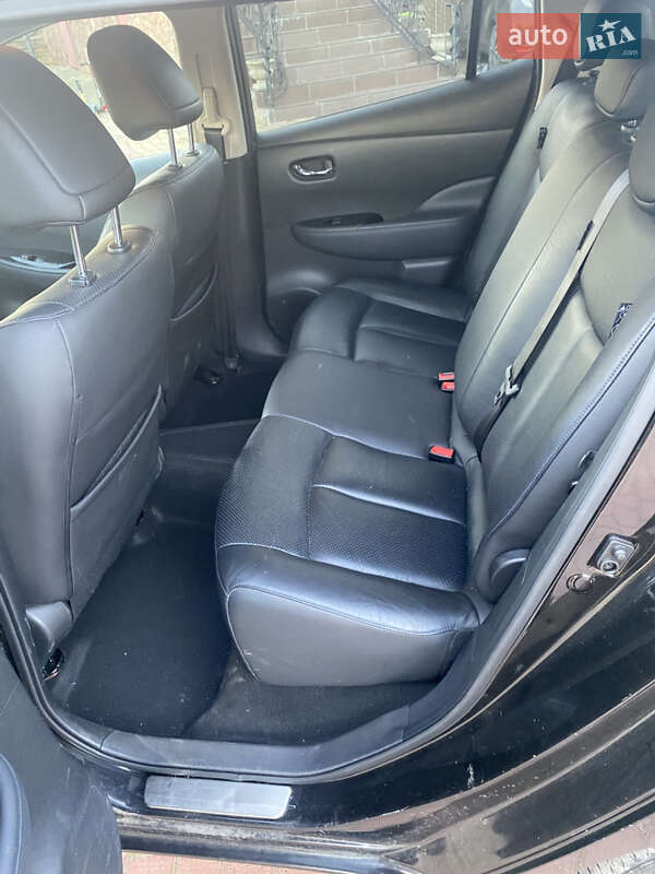 Хэтчбек Nissan Leaf 2015 в Хмельницком