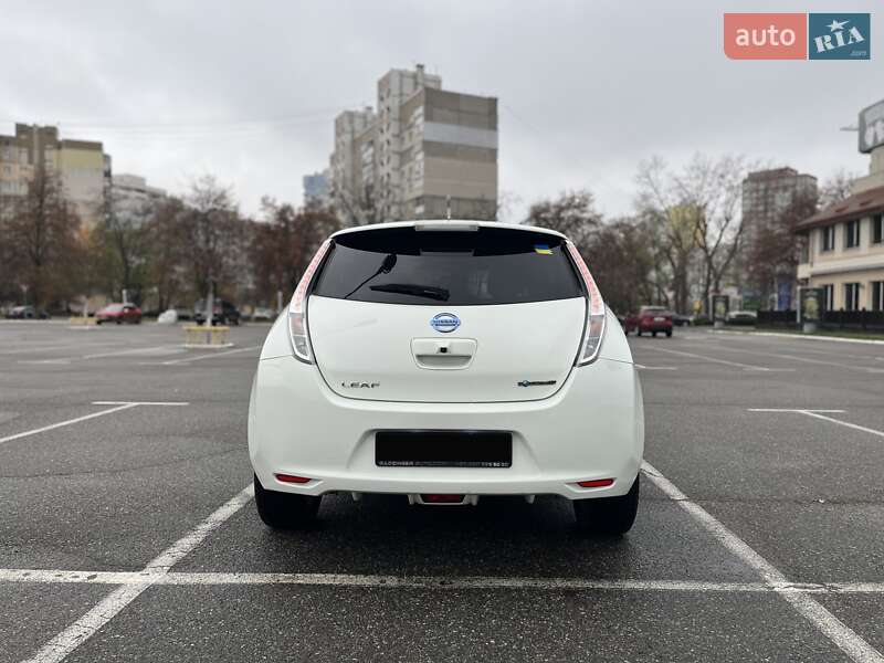 Хэтчбек Nissan Leaf 2016 в Киеве