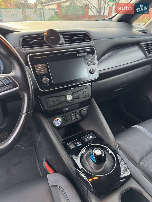 Хэтчбек Nissan Leaf 2019 в Днепре