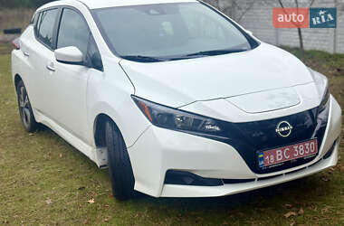 Хэтчбек Nissan Leaf 2023 в Полтаве