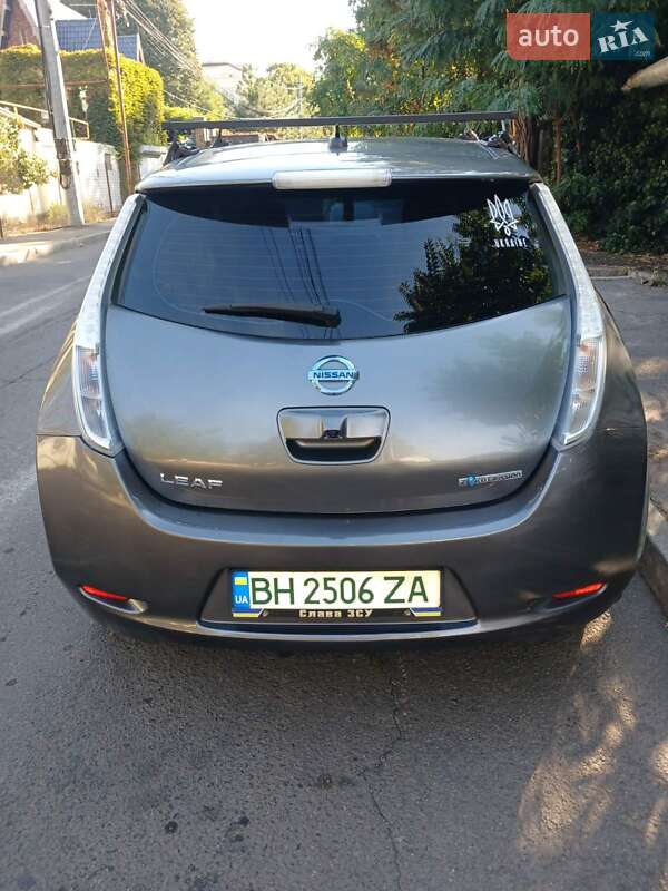 Хэтчбек Nissan Leaf 2015 в Одессе