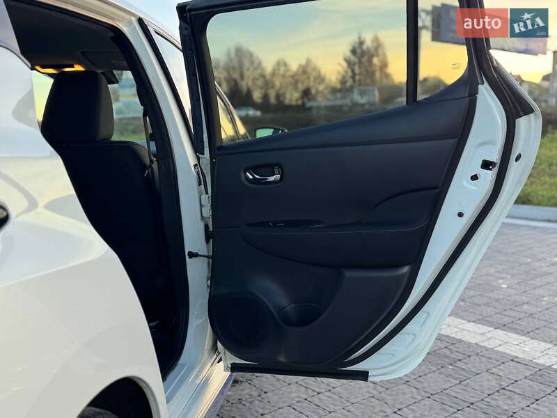 Хэтчбек Nissan Leaf 2018 в Львове