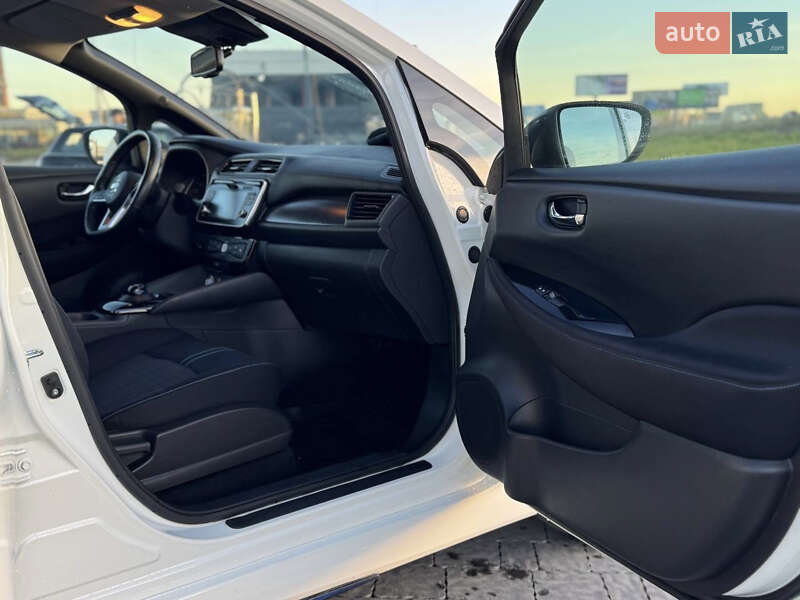 Хэтчбек Nissan Leaf 2018 в Львове