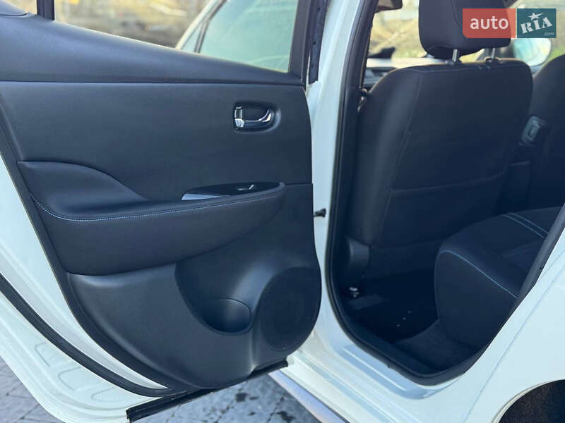 Хэтчбек Nissan Leaf 2018 в Львове