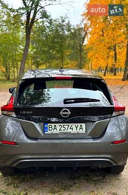 Хэтчбек Nissan Leaf 2022 в Кропивницком
