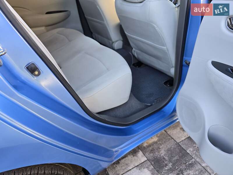 Хэтчбек Nissan Leaf 2011 в Ивано-Франковске фото 29 Хэтчбек Nissan Leaf 2011 в Ивано-Франковске