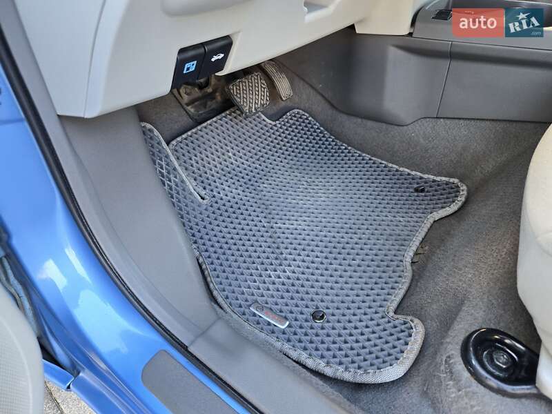 Хэтчбек Nissan Leaf 2011 в Ивано-Франковске фото 22 Хэтчбек Nissan Leaf 2011 в Ивано-Франковске