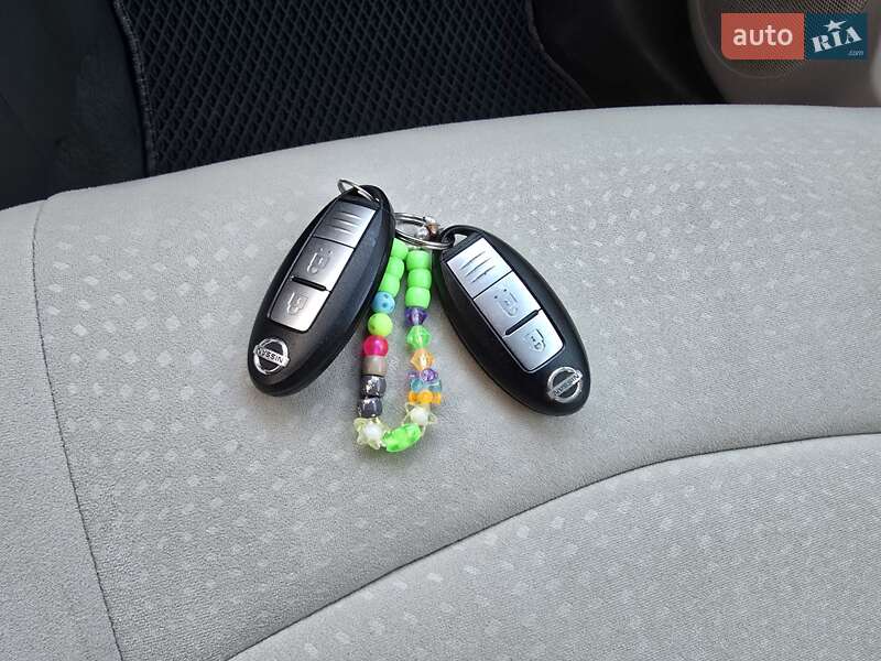 Хэтчбек Nissan Leaf 2011 в Ивано-Франковске фото 20 Хэтчбек Nissan Leaf 2011 в Ивано-Франковске