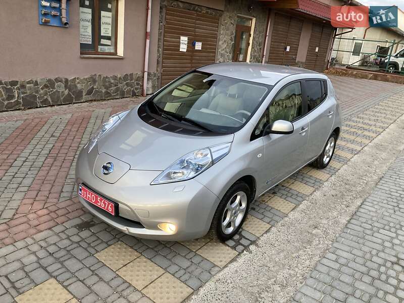 Хэтчбек Nissan Leaf 2013 в Золочеве фото Хэтчбек Nissan Leaf 2013 в Золочеве
