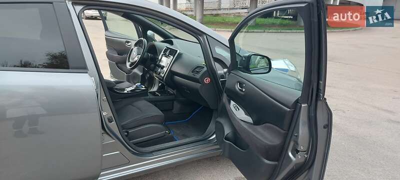 Хэтчбек Nissan Leaf 2015 в Кривом Роге фото 12 Хэтчбек Nissan Leaf 2015 в Кривом Роге