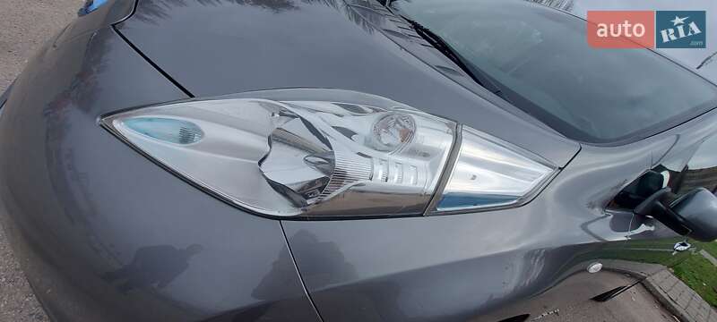 Хэтчбек Nissan Leaf 2015 в Кривом Роге фото 25 Хэтчбек Nissan Leaf 2015 в Кривом Роге