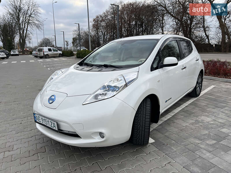 Хэтчбек Nissan Leaf 2013 в Виннице