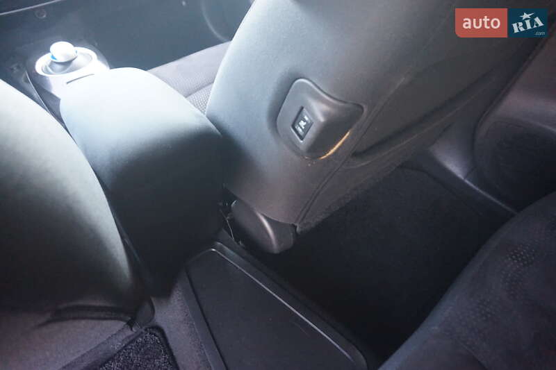 Хэтчбек Nissan Leaf 2013 в Самборе фото 48 Хэтчбек Nissan Leaf 2013 в Самборе