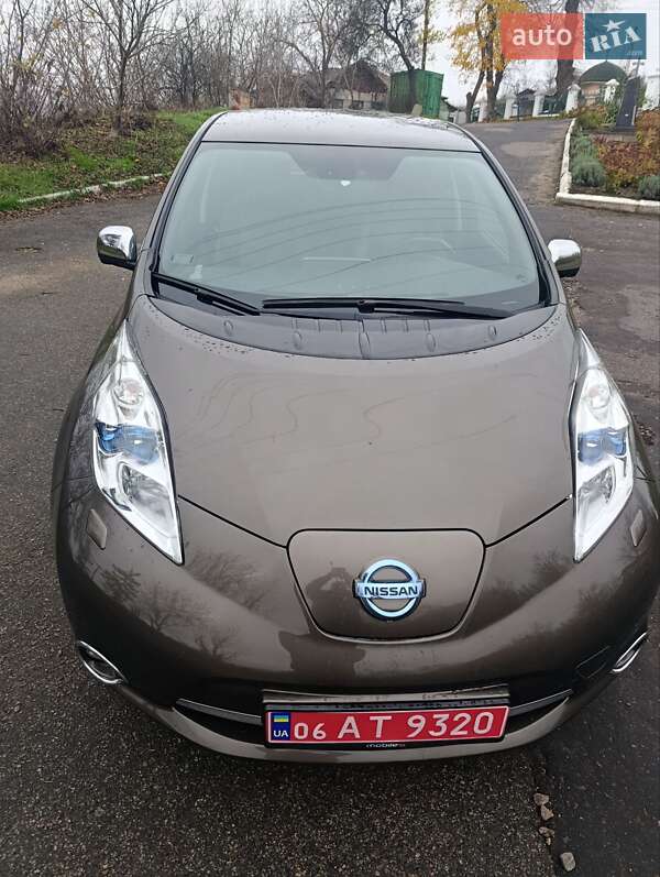 Хэтчбек Nissan Leaf 2016 в Киеве фото 32 Хэтчбек Nissan Leaf 2016 в Киеве