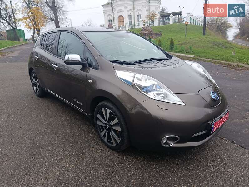Хэтчбек Nissan Leaf 2016 в Киеве фото 5 Хэтчбек Nissan Leaf 2016 в Киеве