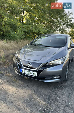 Хэтчбек Nissan Leaf 2018 в Соленом