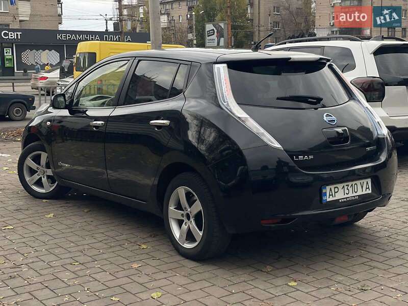 Хэтчбек Nissan Leaf 2012 в Днепре